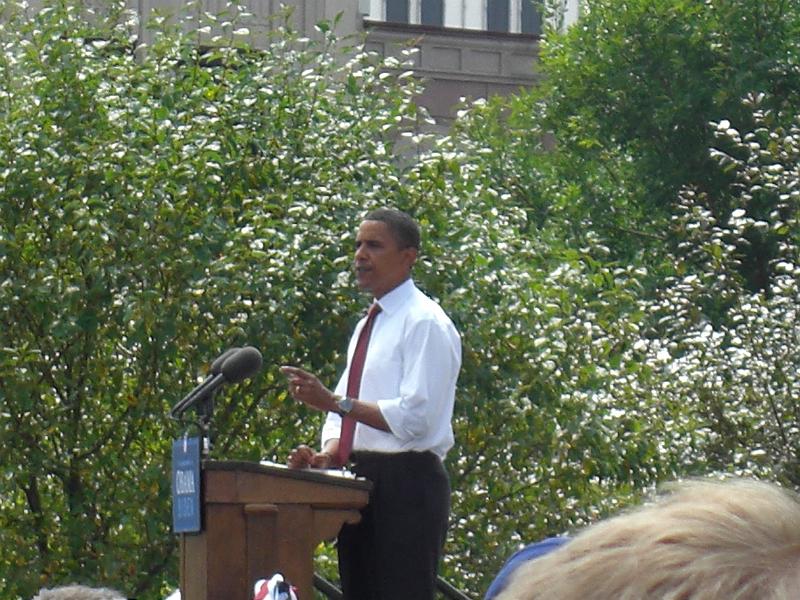 Obama and Biden in Springfield IL 018.jpg
